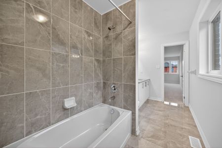 For Lease - 15 Huntsworth Avenue, Thorold, Ontario - Photo 3