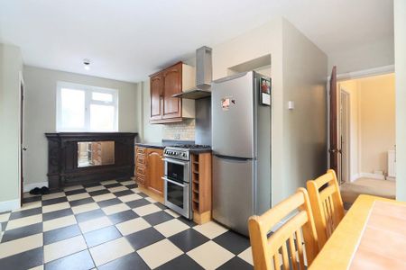 3 bedroom semi-detached house to rent - Photo 2