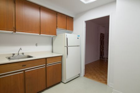 900 Rockland - Photo 4