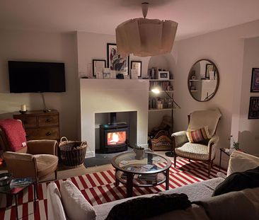 The Chestnuts Selhurst Common Road Bramley, Guildford - 2 bedrooms ... - Photo 1