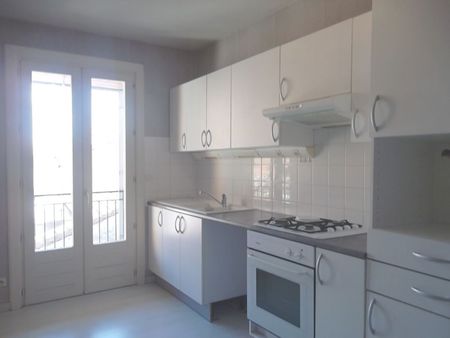 APPARTEMENT T3 A LOUER A ROANNE - CENTRE VILLE - Photo 2