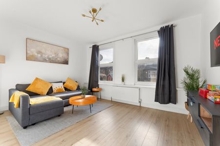 2 Bed Flat, Plashet Grove, E6 - Photo 3