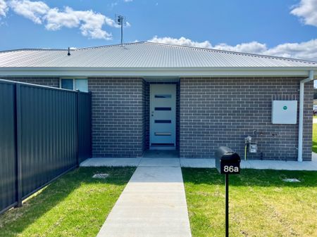 MOORE CREEK- Brand New 1 Bedroom Granny Flat - Photo 2