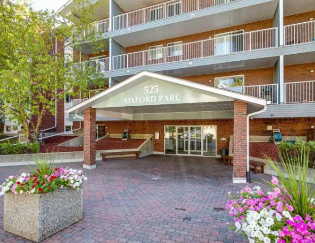 WINDSOR PARK! Beautiful garden apartment! | 525 56 Avenue S.W., Calgary - Photo 1