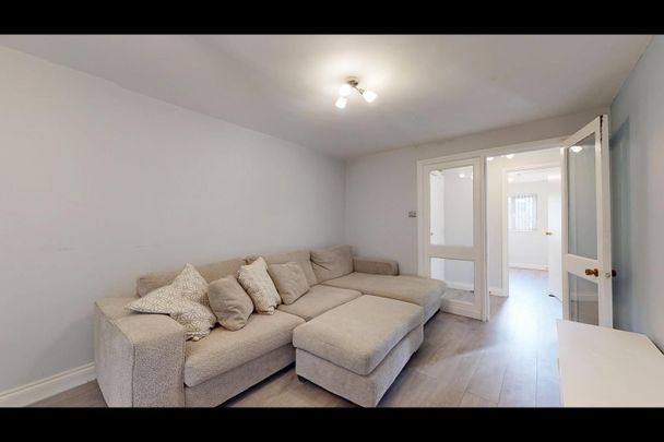 2 Bed Flat, Harp Island Close, NW10 - Photo 1