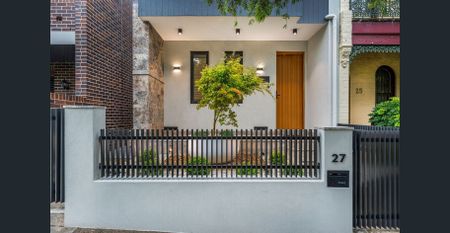 "Semi Detached Brand-New Inner City Sanctuary" - Photo 2