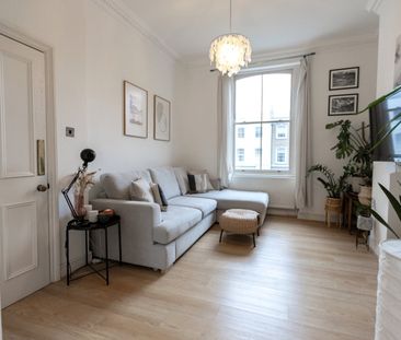 2 Bed Flat, Upper Richmond Road, SW15 - Photo 1