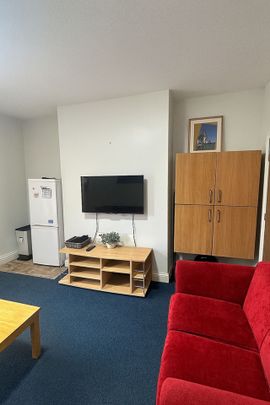 Room in a Shared House, Rosa Road, S10 - Photo 1