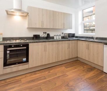 4 bedroom terraced house to rent - Photo 6