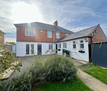 4 bedroom semi-detached house to rent - Photo 4