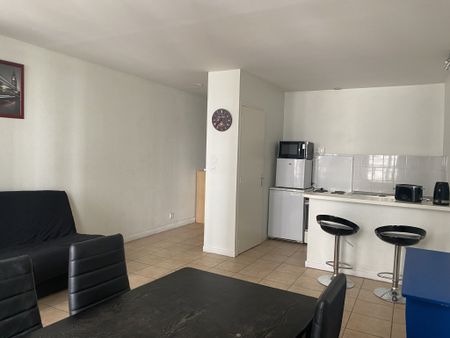 Location Appartement 1 pièce 36m² LYON 2ème - Photo 4