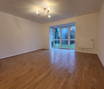 2 Bed Flat, The Mount, M7 - Photo 1