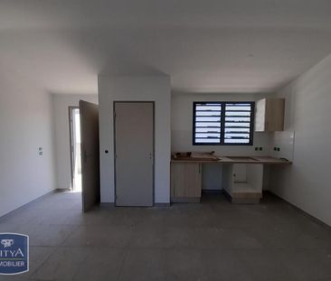 Location Appartement 1 pièce 28m² ST PIERRE 97410 - Photo 1