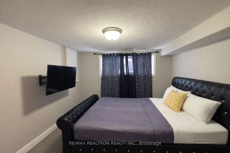 22 Lonsdale Drive #Lower - Photo 3