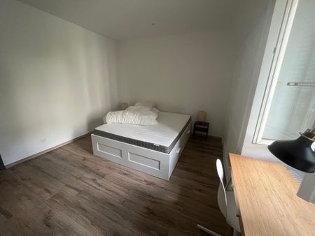 Location Appartement 4 pièces Meublé 68m² LYON 7ème - Photo 4