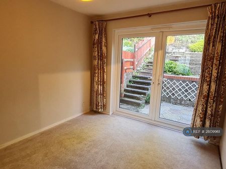 3 bedroom terraced house to rent - Photo 4