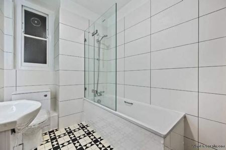 2 bedroom property to rent in London - Photo 5