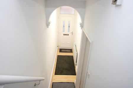 Regent Street, Kettering, Northamptonshire, NN16 - Photo 5