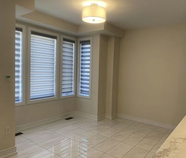 For Lease - 42 Ben Sinclair Avenue, East Gwillimbury, Ontario - Photo 1