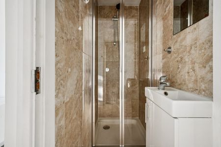 Batten Street, London, SW11 - Photo 5