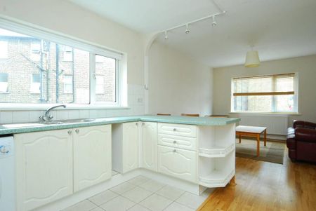 3 bedroom flat to rent - Photo 2