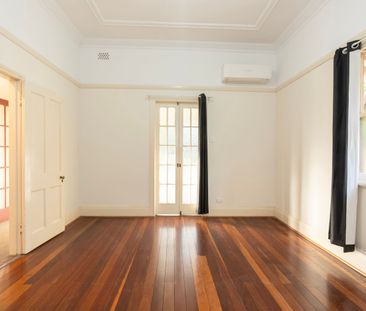 1920s family home in central location - Photo 4