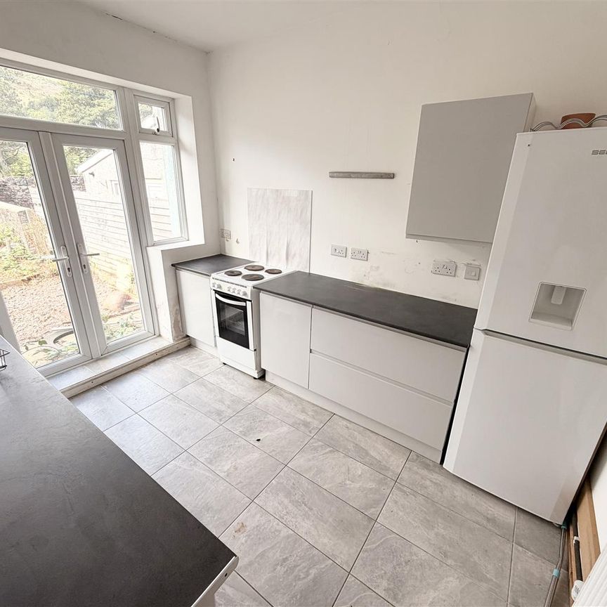 House For Rent High Street, Blaina - Photo 1