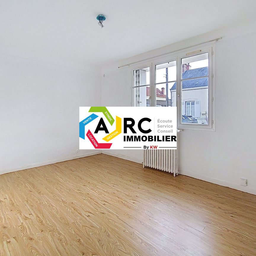 Location Appartement 4 pièces 90m² ST JEAN DE LA RUELLE 45140 - Photo 1