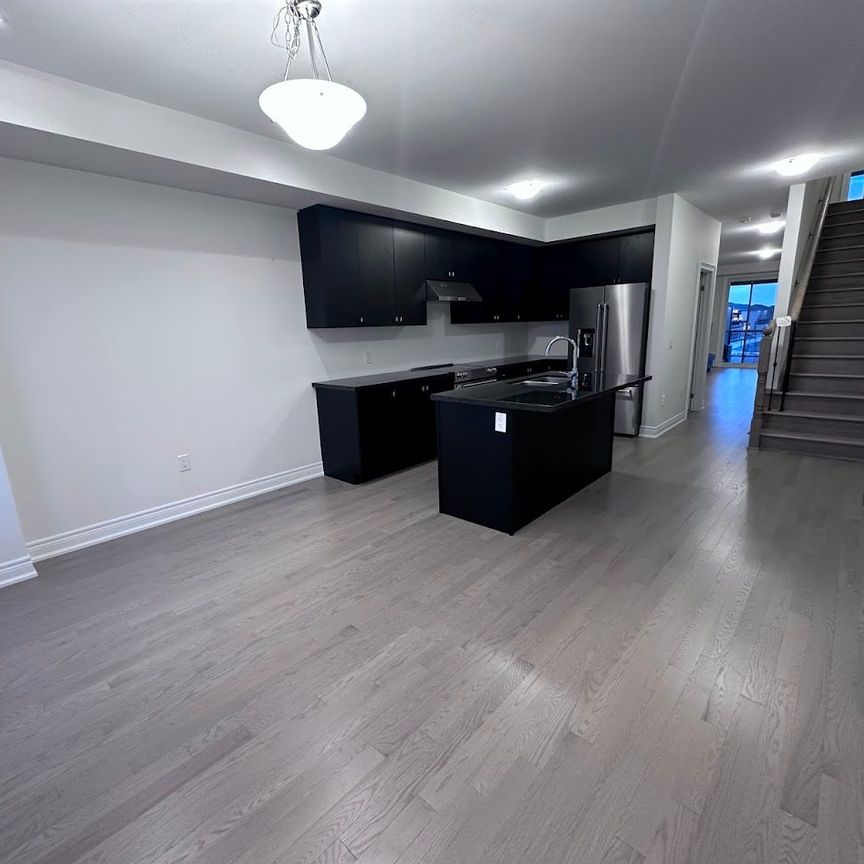 For Lease - 555 Vine Cliff Boulevard, Markham, Ontario - Photo 1