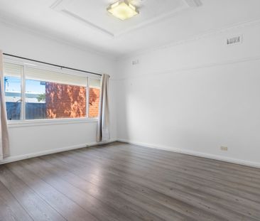 Charming Family Home in Prime Yarraville Location - Photo 6