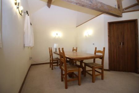 4 bedroom barn conversion to rent - Photo 2
