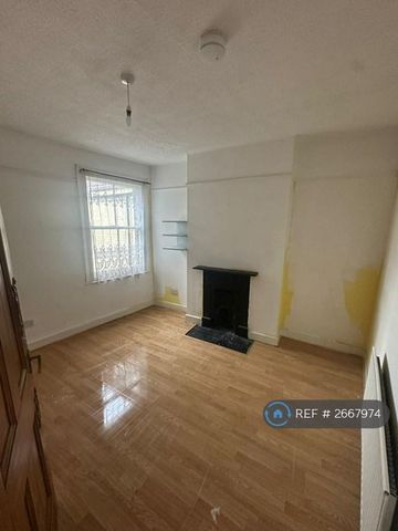 4 bedroom terraced house to rent - Photo 4