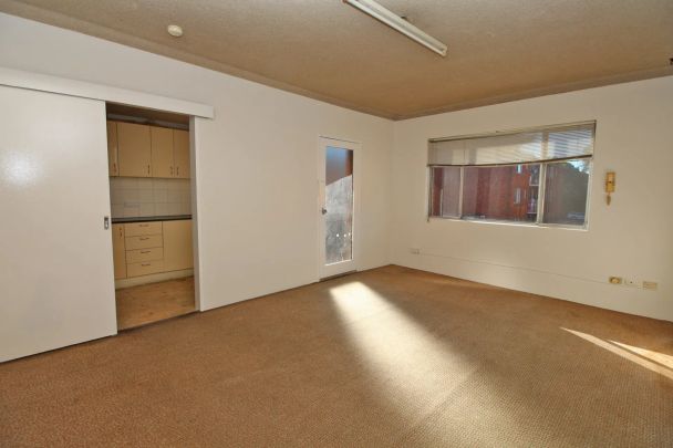 TWO BEDROOM IN GREAT LOCATION! - Photo 1