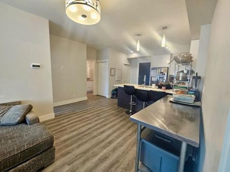 Second Floor at SoHo Kelowna! - Photo 2