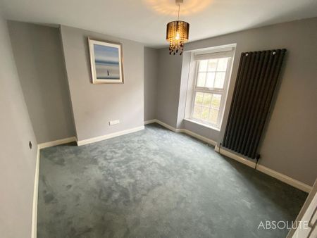 2 bedroom end of terrace house to rent - Photo 4
