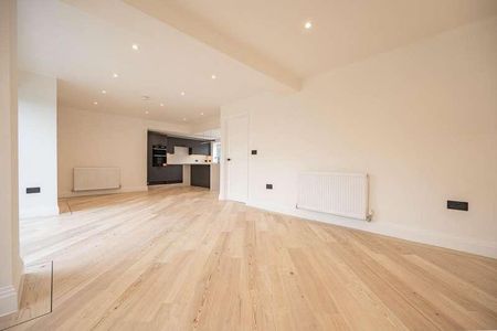 St. Clements, Thaxted, CM6 - Photo 3