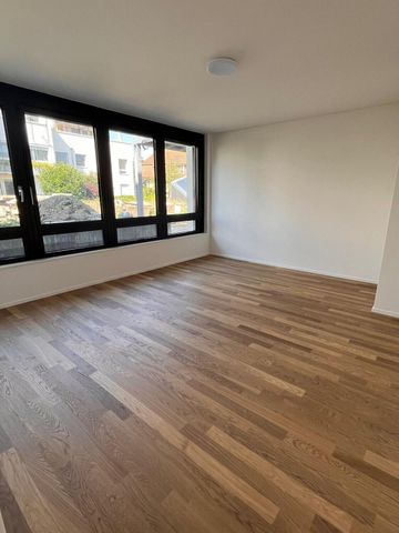 Newly renovated 3.5-room apartment in a central location in Lyss - Photo 2