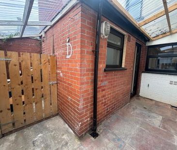 79 Young Street, Lisburn, BT27 5EB - Photo 6