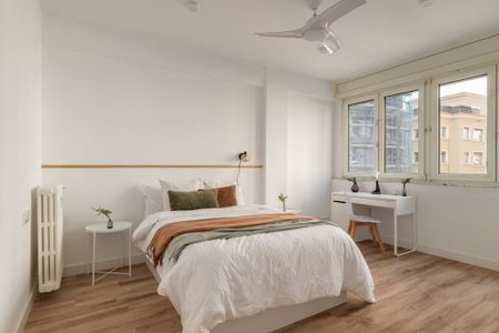 Carrer de Balmes, Barcelona, Catalonia 08006 - Photo 4