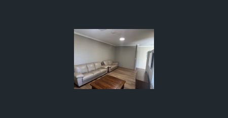 Convenient and Central - Photo 2