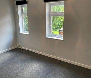 Studio Flat, Lawn Road, SO17 - Photo 1