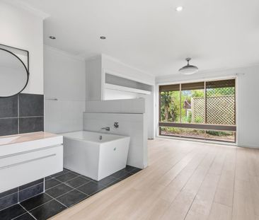Exceptional 2 Storey Family Home! - Photo 5