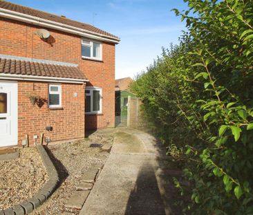 2 bedroom semi-detached house to rent - Photo 4