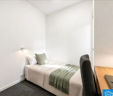 Stylish 2-Bedroom Apartment in Arrow on Swanston Complex - Photo 6