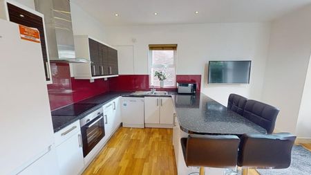 4 bedroom ground floor flat to rent - Photo 2