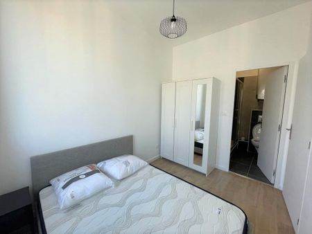 Appartement 2 pièces 27m2 MARSEILLE 1ER 750 euros - Photo 5