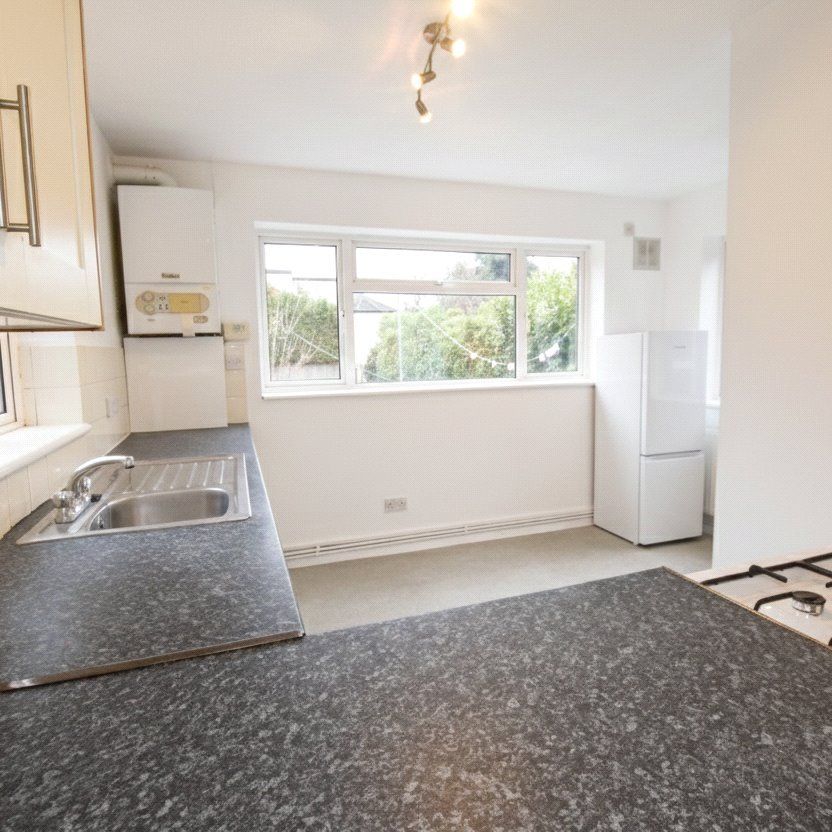 Western Road, Romford, RM1 - Photo 1