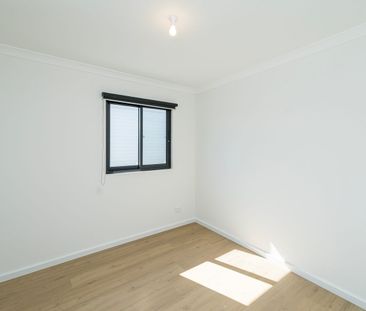 Modern, Stylish & Low Maintenance! - Photo 5