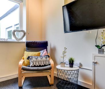 9 bedroom house to rent - Photo 1