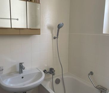 LUMINEUX APPARTEMENT DE 3 PIECES SITUE AU 5EME ETAGE AVEC BALCON - Photo 3